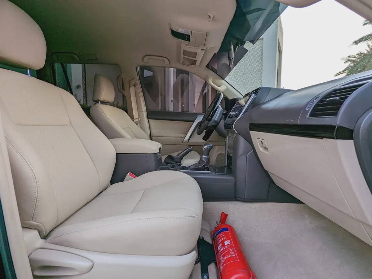 TOYOTA PRADO 2020 GCC V6 IN EXCELLENT CONDITION-3-3