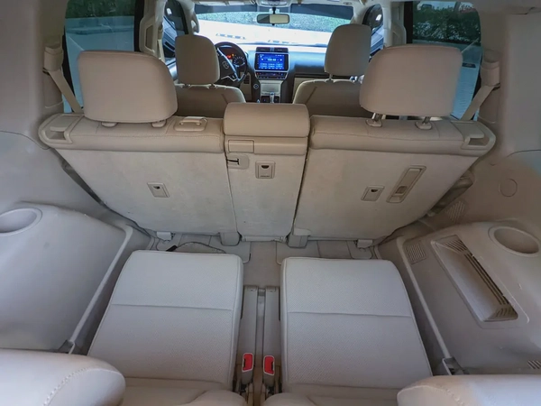 TOYOTA PRADO 2020 GCC V6 IN EXCELLENT CONDITION