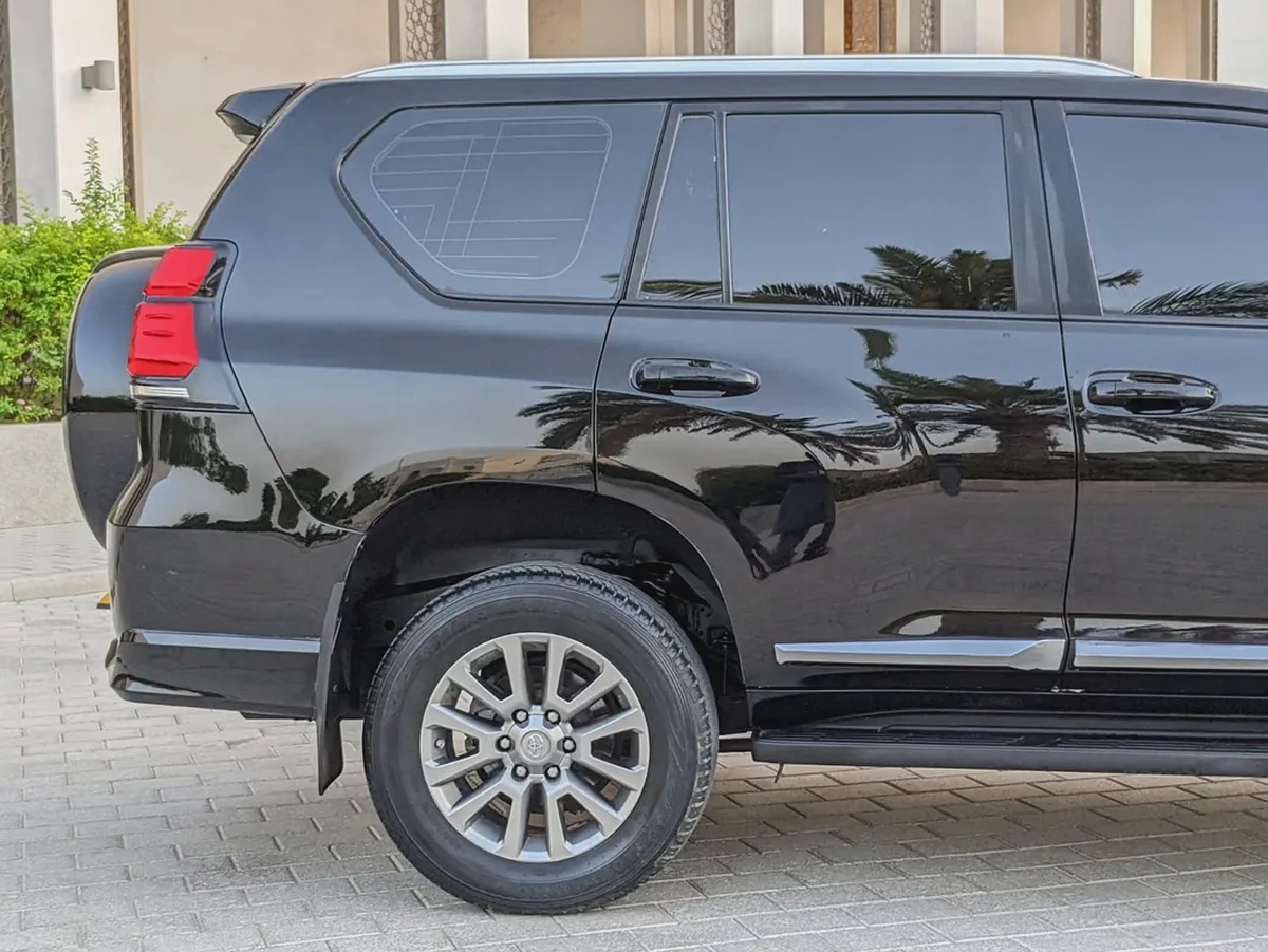 TOYOTA PRADO 2020 GCC V6 IN EXCELLENT CONDITION-11-11