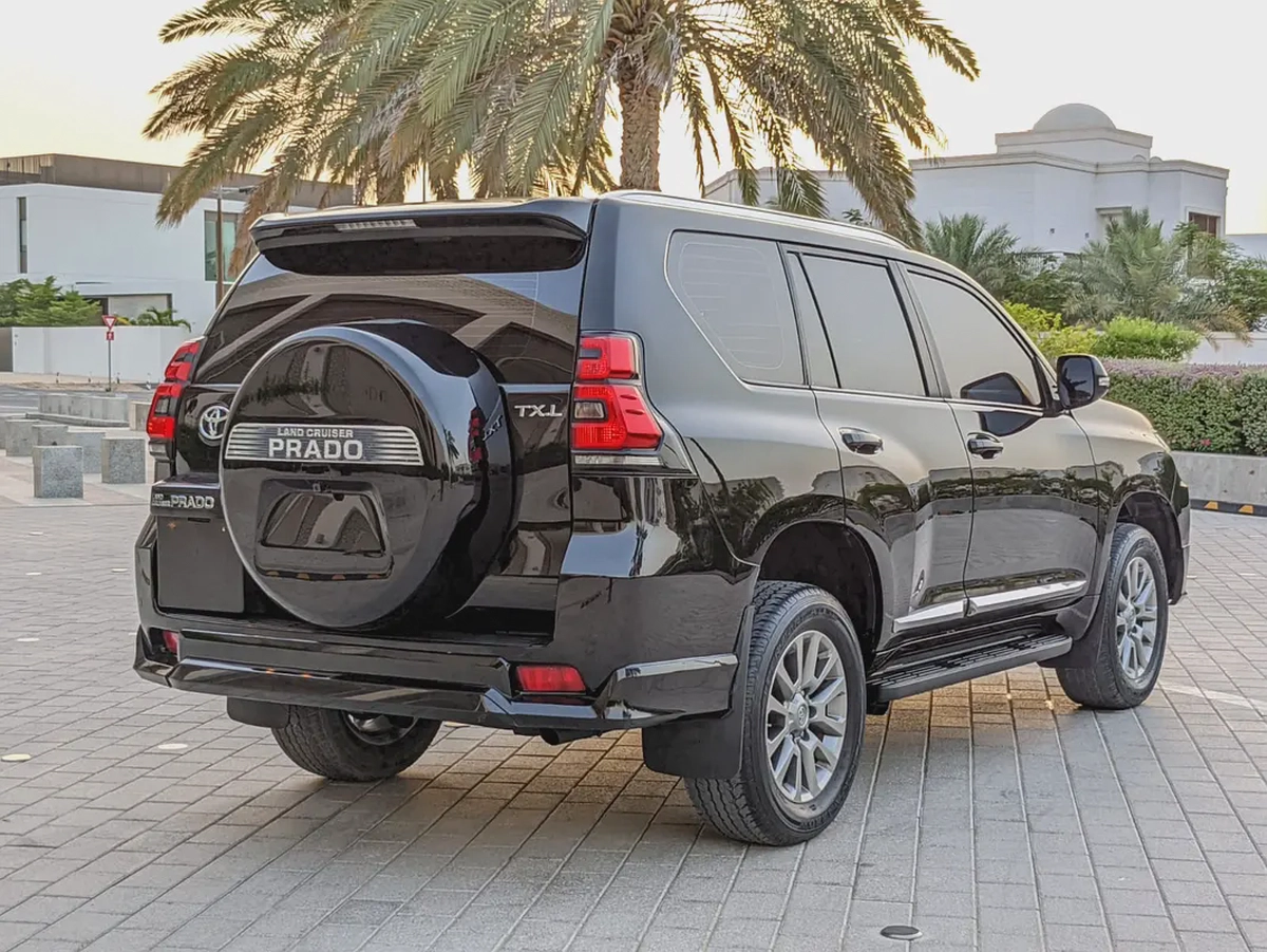 TOYOTA PRADO 2020 GCC V6 IN EXCELLENT CONDITION-12-12