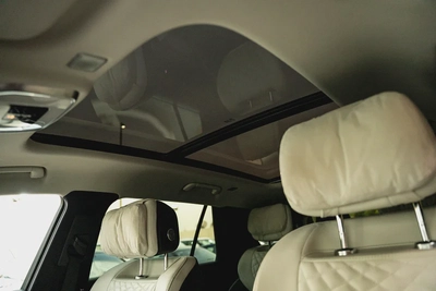 Hongqi E-HS9 Deluxe 2022 Agency Warranty Full Service History GCC-14