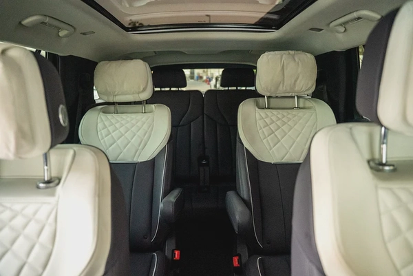 Hongqi E-HS9 Deluxe 2022 Agency Warranty Full Service History GCC