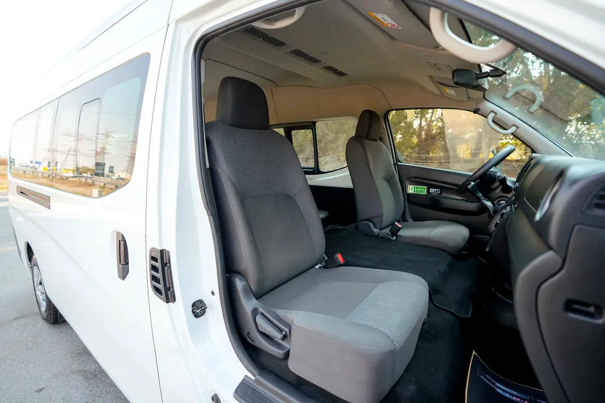 High-Roof 13-Seater Passenger Van | Manual | GCC Specs | Ref#N85144-6-6
