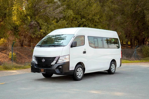 High-Roof 13-Seater Passenger Van | Manual | GCC Specs | Ref#N85144