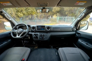High-Roof 13-Seater Passenger Van | Manual | GCC Specs | Ref#N85144