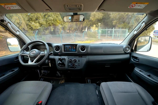 High-Roof 13-Seater Passenger Van | Manual | GCC Specs | Ref#N85144
