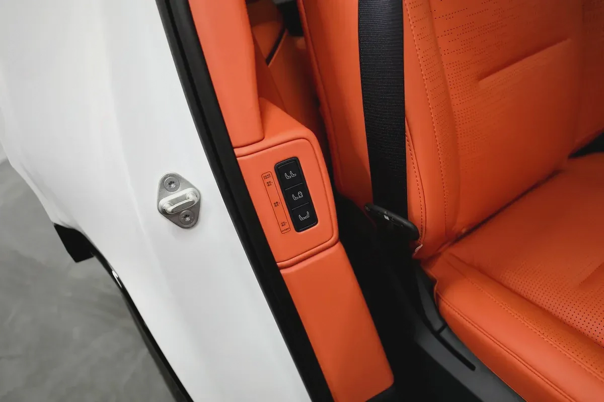 Lynk & Co 900 2.0 Ultra-19-19