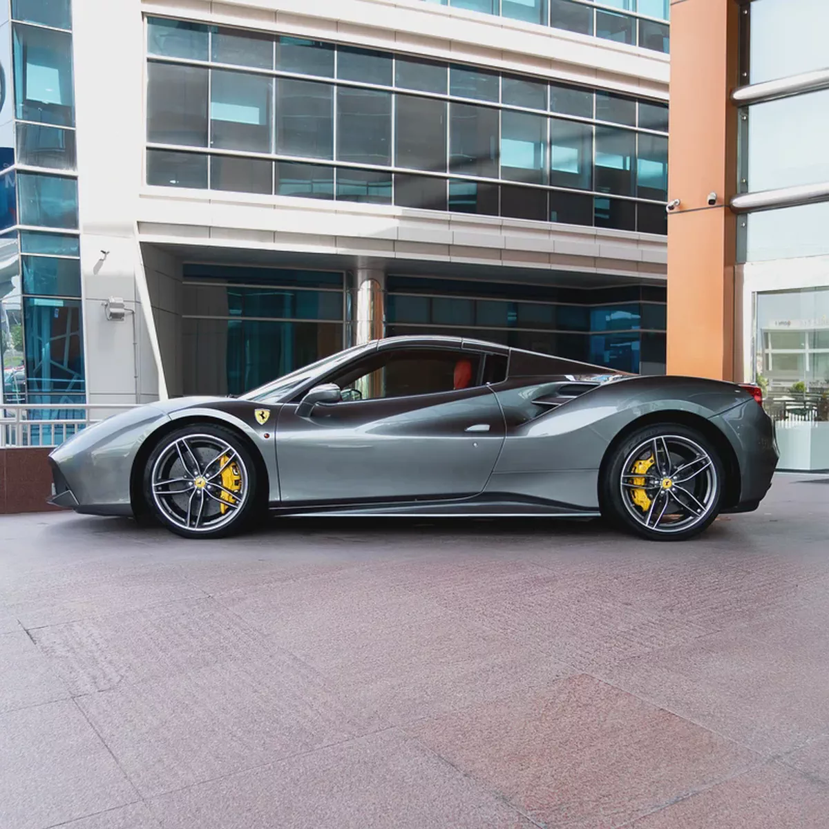 2018 FERRARI 488 SPIDER GCC DONE ONLY 26,000KM( FULL SERVICE HISTORY)-11-11