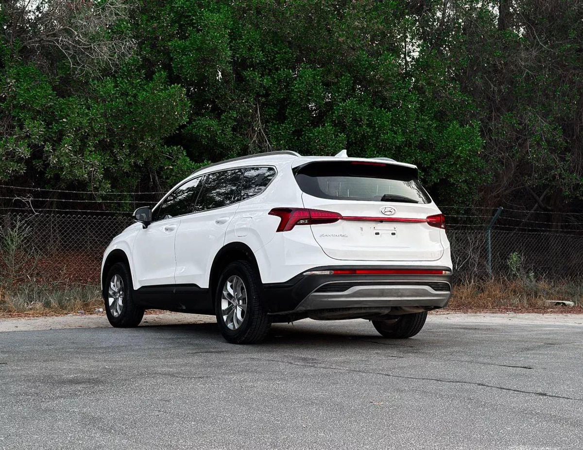 Hyundai Santa Fe SMART Hyundai Santa Fe | 2.5 L | 2023 | GCC | Accident-Free | In Excellent Condition | 1142 P.M-4-0