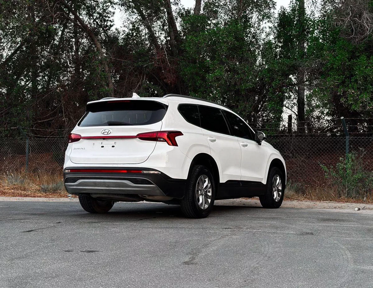 Hyundai Santa Fe SMART Hyundai Santa Fe | 2.5 L | 2023 | GCC | Accident-Free | In Excellent Condition | 1142 P.M-6-0