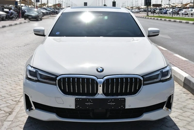 520i RWD 2023 | WHITE-11