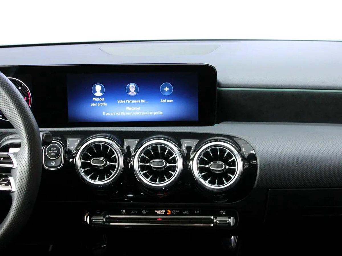 MB A220 //2023 // Diesel // Almost New-13-13