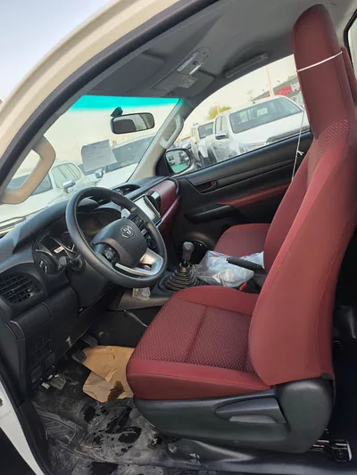 TOYOTA HILUX 4X4 SINGLE CAB PETROL-1