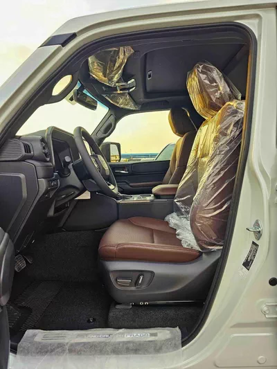 Toyota Prado VXR TURBO || 2.8L V4 DIESEL | DRIVER PWR SEAT WITH LEATHER | DVD+CAMERA | COOL BOX (CODE # PDADV2)-9