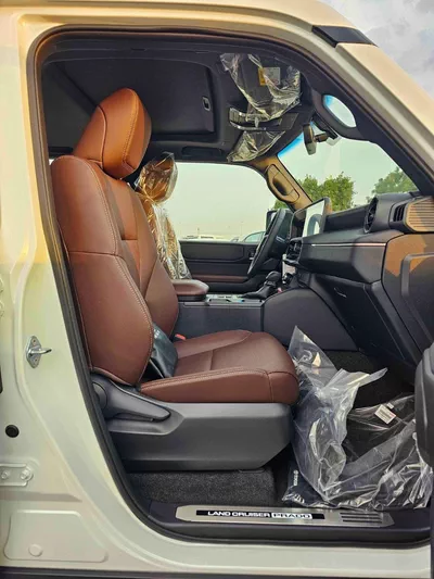 Toyota Prado VXR TURBO || 2.8L V4 DIESEL | DRIVER PWR SEAT WITH LEATHER | DVD+CAMERA | COOL BOX (CODE # PDADV2)-10