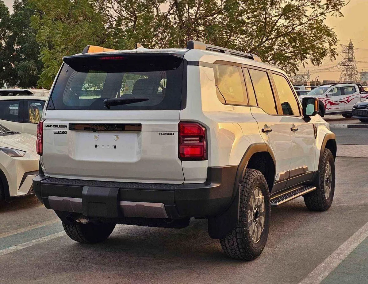 Toyota Prado VXR TURBO || 2.8L V4 DIESEL | DRIVER PWR SEAT WITH LEATHER | DVD+CAMERA | COOL BOX (CODE # PDADV2)-4-0
