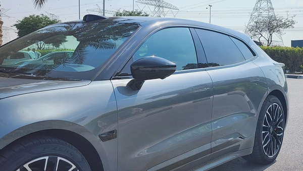 ZEEKR 001 AWD (Grey White)