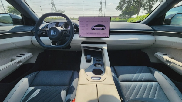ZEEKR 001 AWD (Grey White)