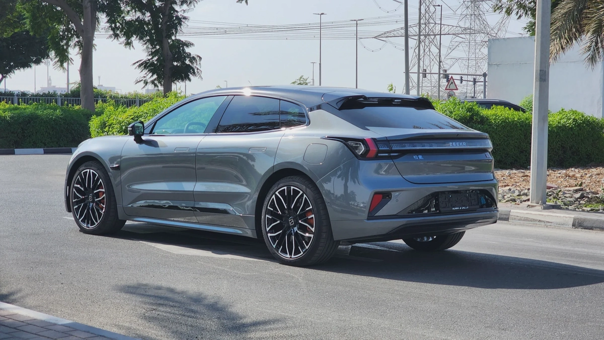 ZEEKR 001 AWD (Grey White)-7-7