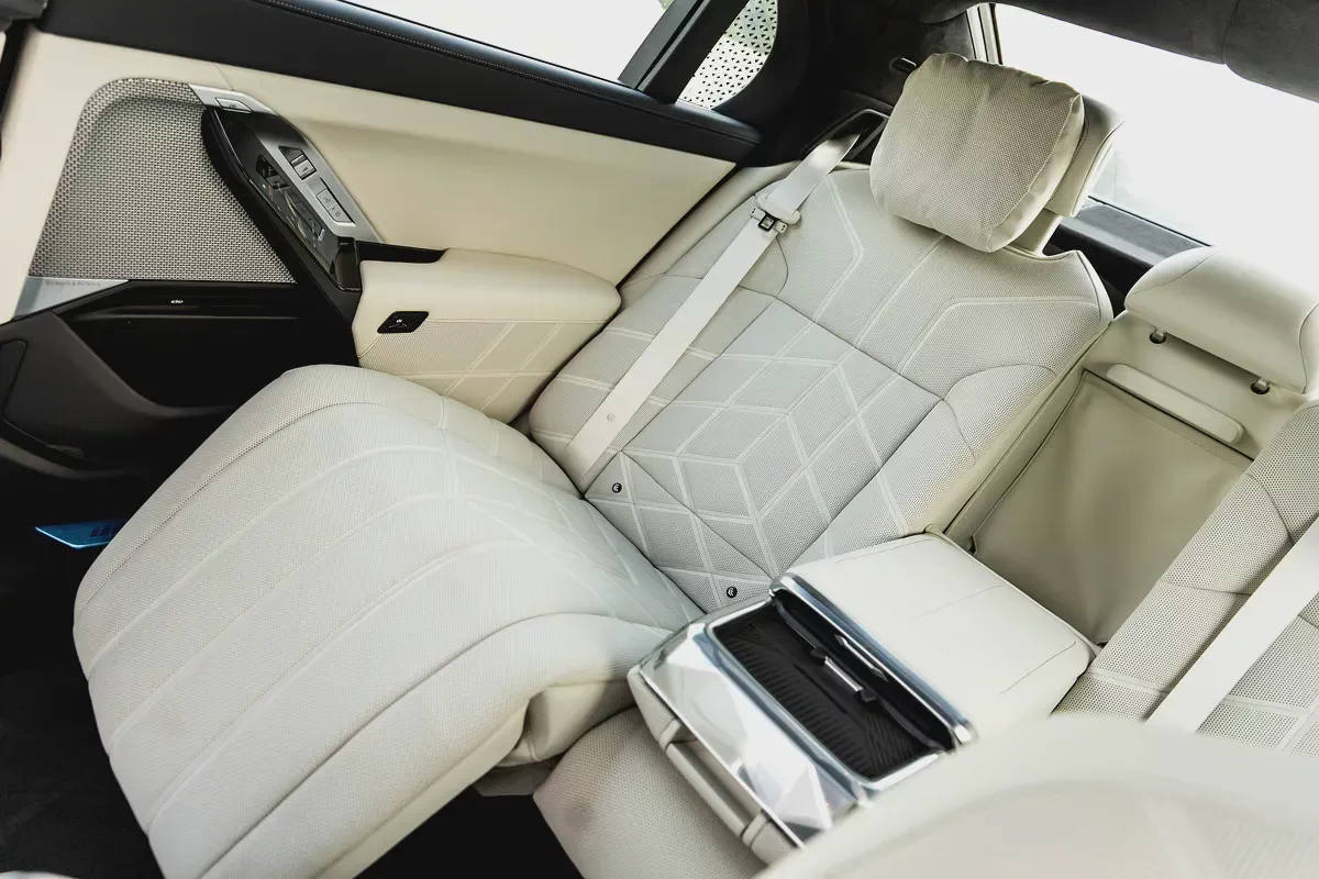 BMW 740i M Sport Individual – 2026 | GCC | Only 2,050 KM | 2 Years Warranty | AED 449,000-16-16