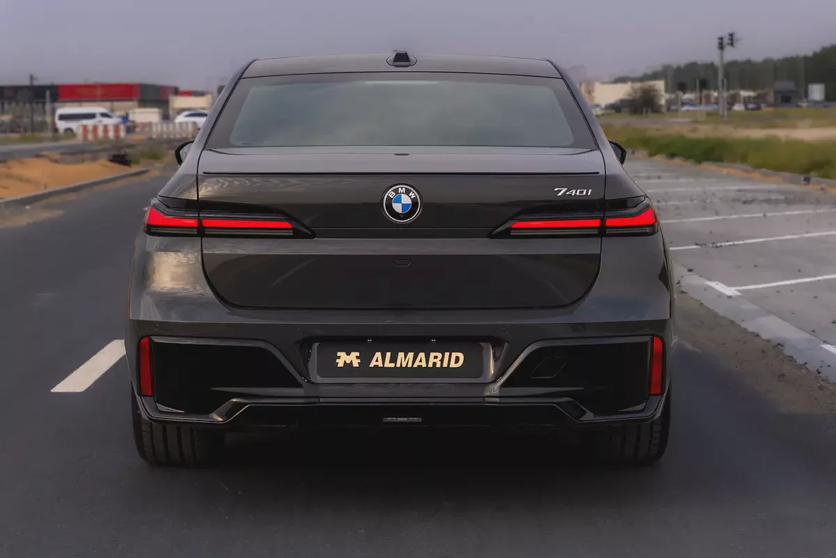 BMW 740i M Sport Individual – 2026 | GCC | Only 2,050 KM | 2 Years Warranty | AED 449,000-3-3