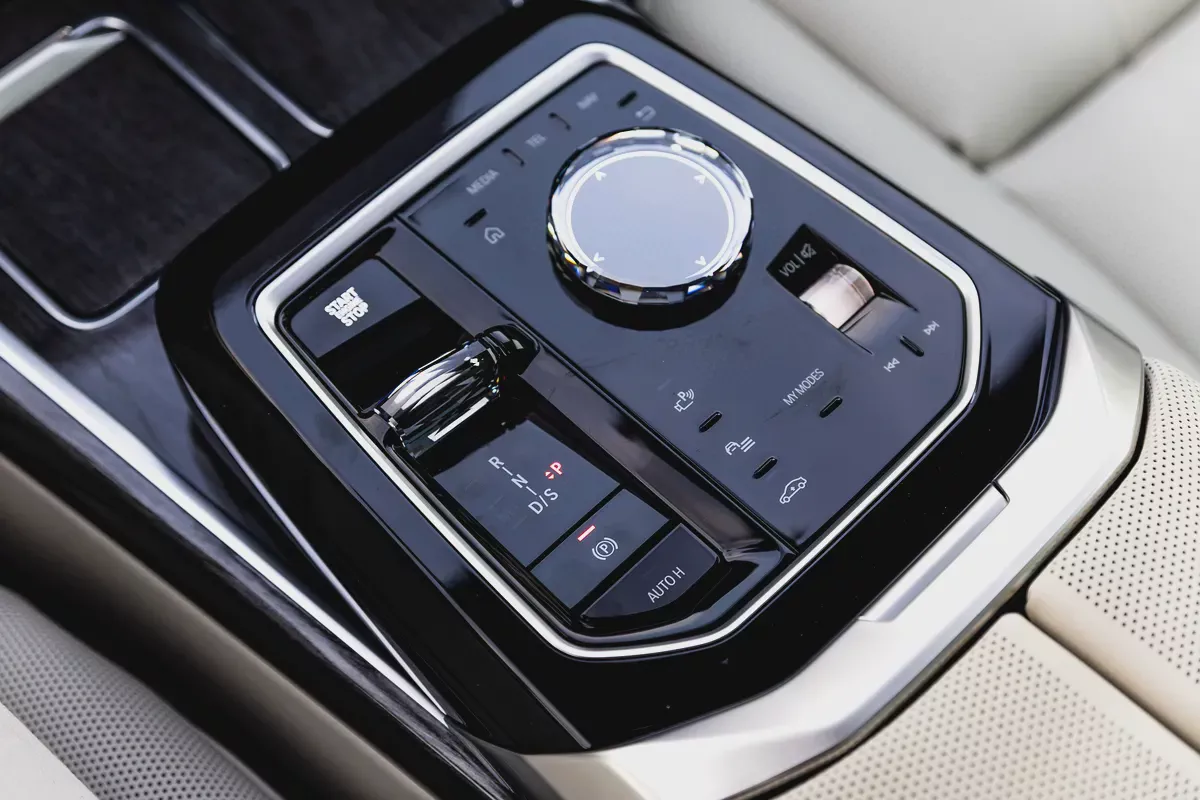 BMW 740i M Sport Individual – 2026 | GCC | Only 2,050 KM | 2 Years Warranty | AED 449,000-8-8