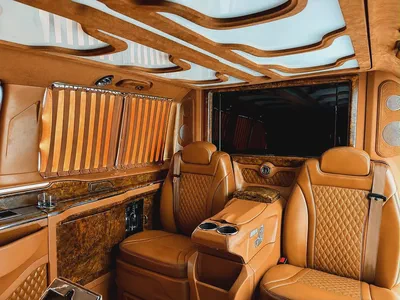 Mercedes-Benz Viano FUN 2019 | GCC Specs | Low Mileage | Pristine Condition-4