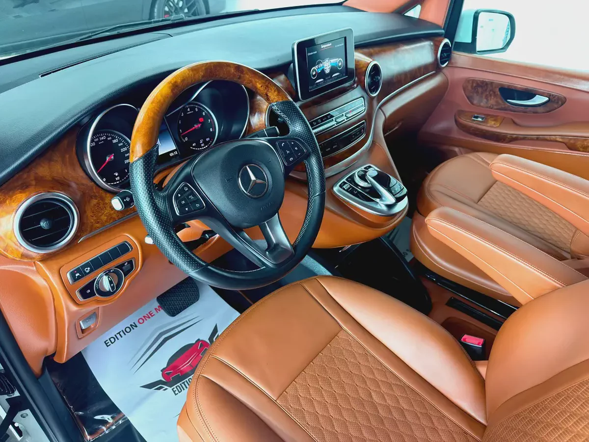 Mercedes-Benz Viano FUN 2019 | GCC Specs | Low Mileage | Pristine Condition-6-6