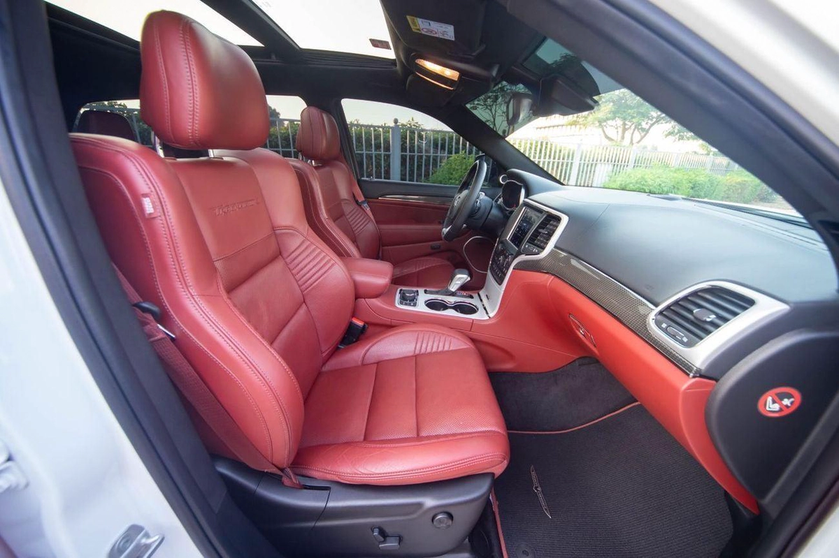 Jeep Grand Cherokee Trackhawk 6.2L-9-9