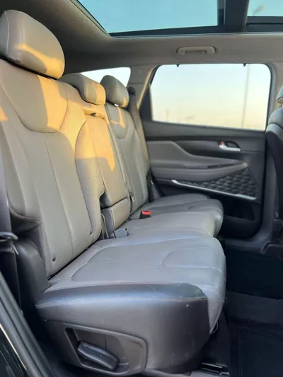Hyundai Santa Fe STANDARD 2019 Hyundai Santa - Full Option - 2.4L - V4 - Panoramic View - Push Start - Leather and Electric-36-15