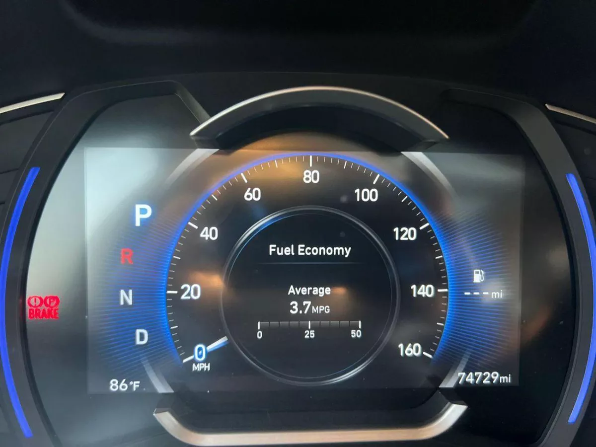 Hyundai Santa Fe STANDARD 2019 Hyundai Santa - Full Option - 2.4L - V4 - Panoramic View - Push Start - Leather and Electric-36-17-0