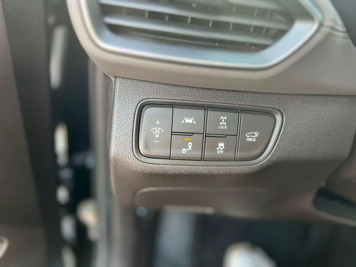 Hyundai Santa Fe STANDARD 2019 Hyundai Santa - Full Option - 2.4L - V4 - Panoramic View - Push Start - Leather and Electric-36-19-0