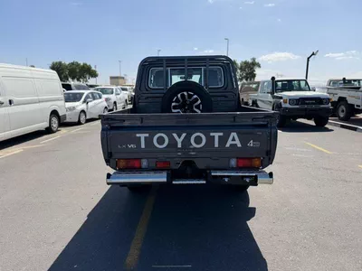 Toyota Land Cruiser Pick Up-11