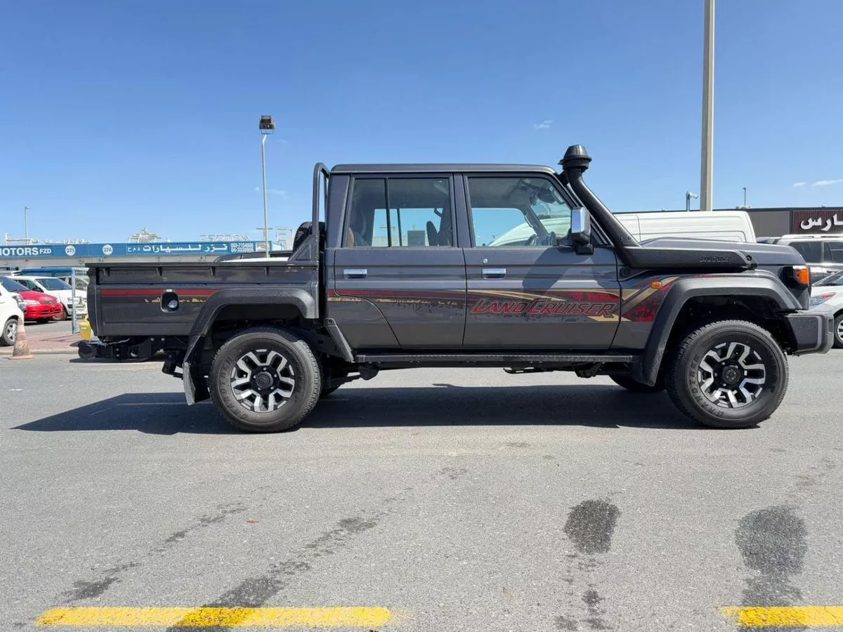 Toyota Land Cruiser Pick Up-10-0