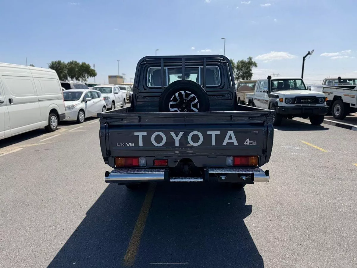 Toyota Land Cruiser Pick Up-11-0