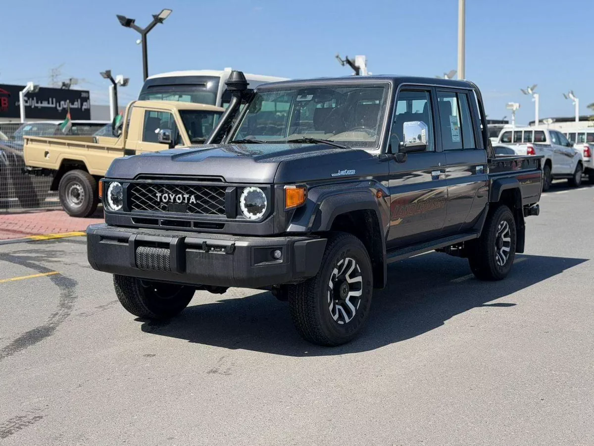 Toyota Land Cruiser Pick Up-1-0