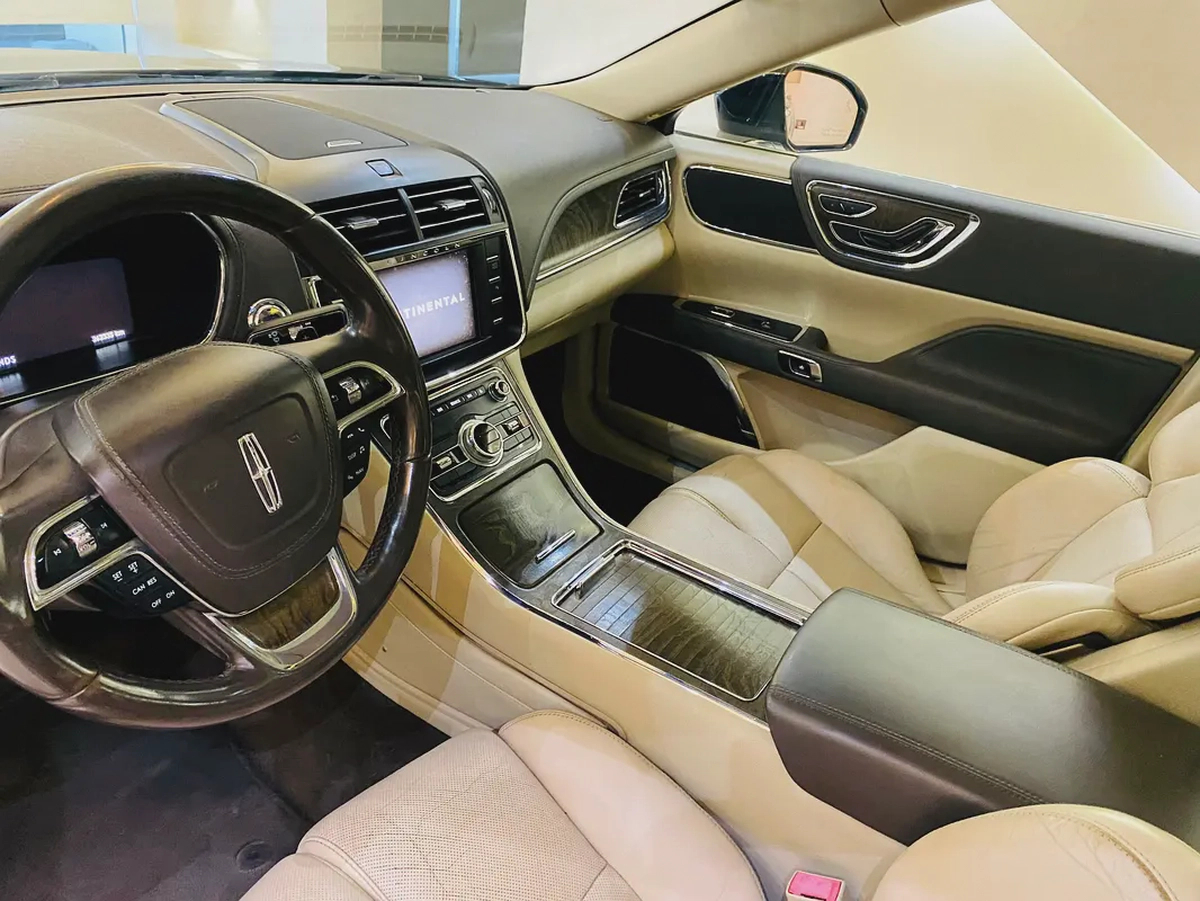 2017 Lincoln Continental Premiere GCC Specs-10-10