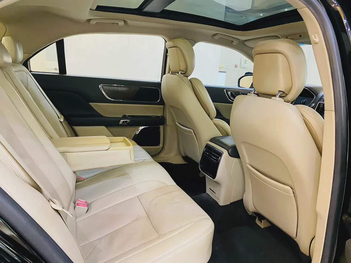 2017 Lincoln Continental Premiere GCC Specs-11-11