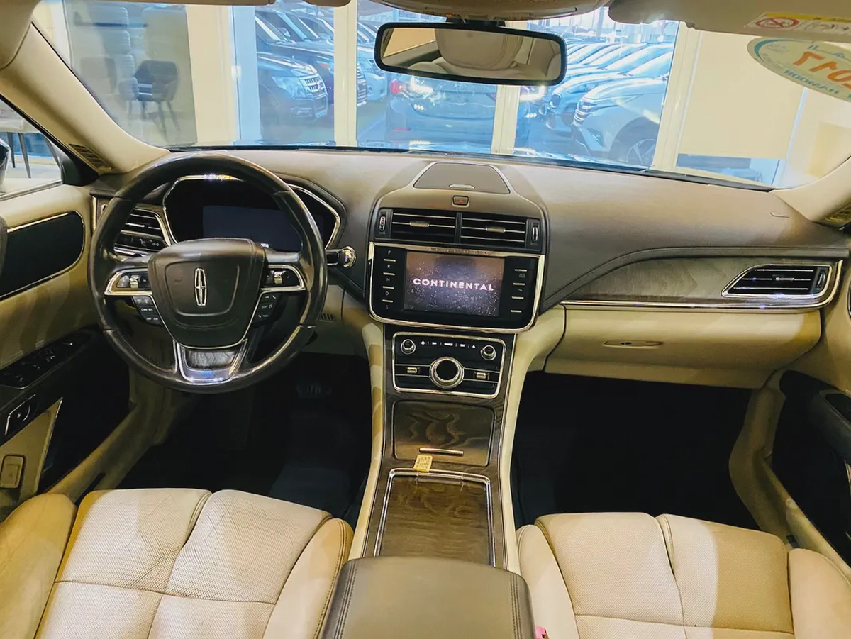 2017 Lincoln Continental Premiere GCC Specs-12-12