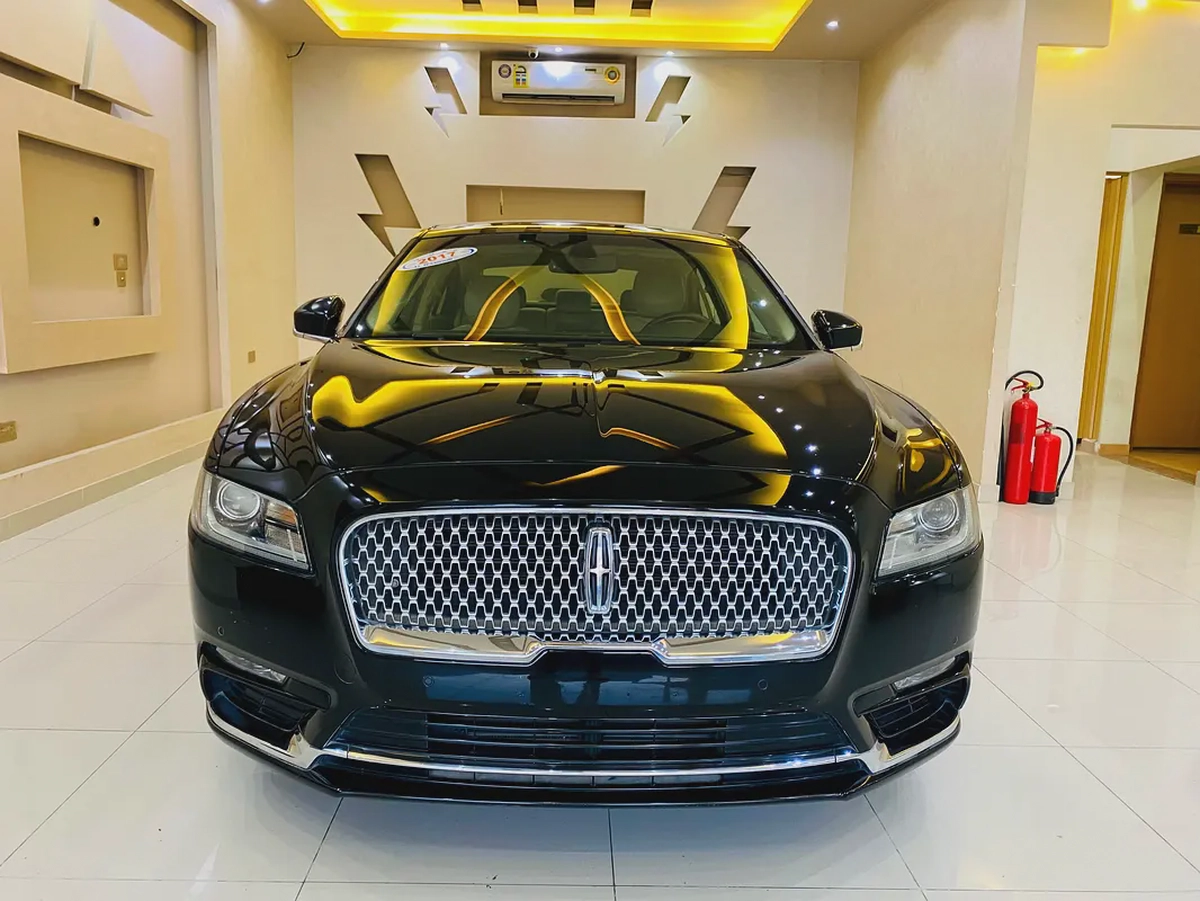 2017 Lincoln Continental Premiere GCC Specs-15-15