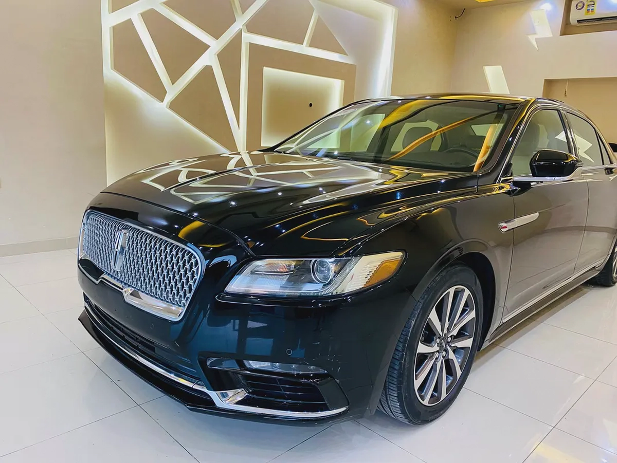 2017 Lincoln Continental Premiere GCC Specs-2-2