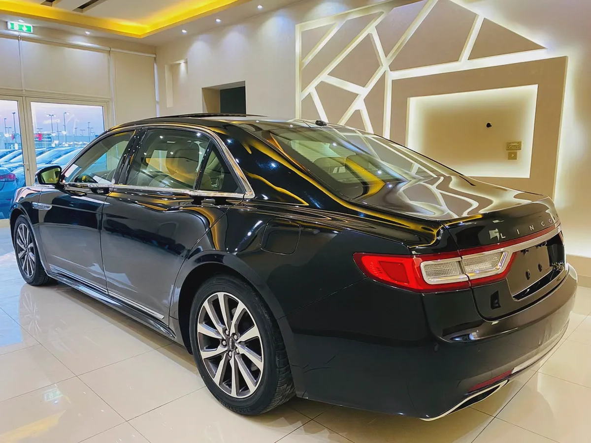 2017 Lincoln Continental Premiere GCC Specs-8-8