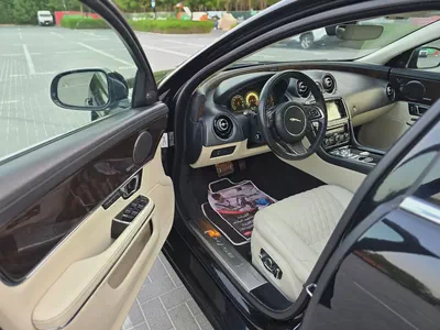 Jaguar XJ 50 / 2019 V6 3.0L GCC Specs | Orginal paint | Accidrnt free | 2Keys | Perfect condition-14