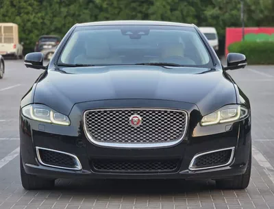 Jaguar XJ 50 / 2019 V6 3.0L GCC Specs | Orginal paint | Accidrnt free | 2Keys | Perfect condition-1