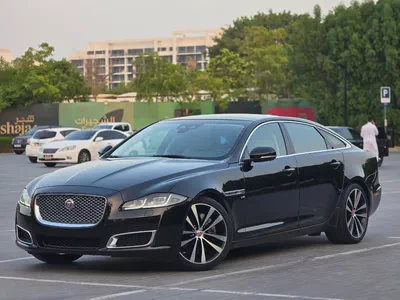 Jaguar XJ 50 / 2019 V6 3.0L GCC Specs | Orginal paint | Accidrnt free | 2Keys | Perfect condition-2