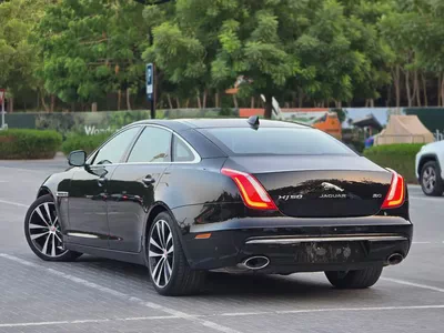 Jaguar XJ 50 / 2019 V6 3.0L GCC Specs | Orginal paint | Accidrnt free | 2Keys | Perfect condition-4
