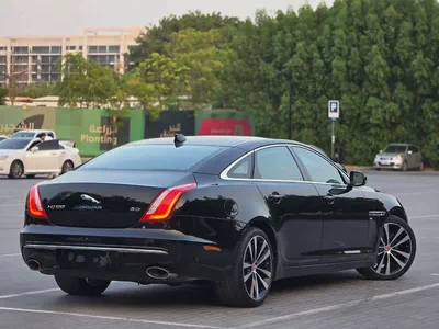Jaguar XJ 50 / 2019 V6 3.0L GCC Specs | Orginal paint | Accidrnt free | 2Keys | Perfect condition-7