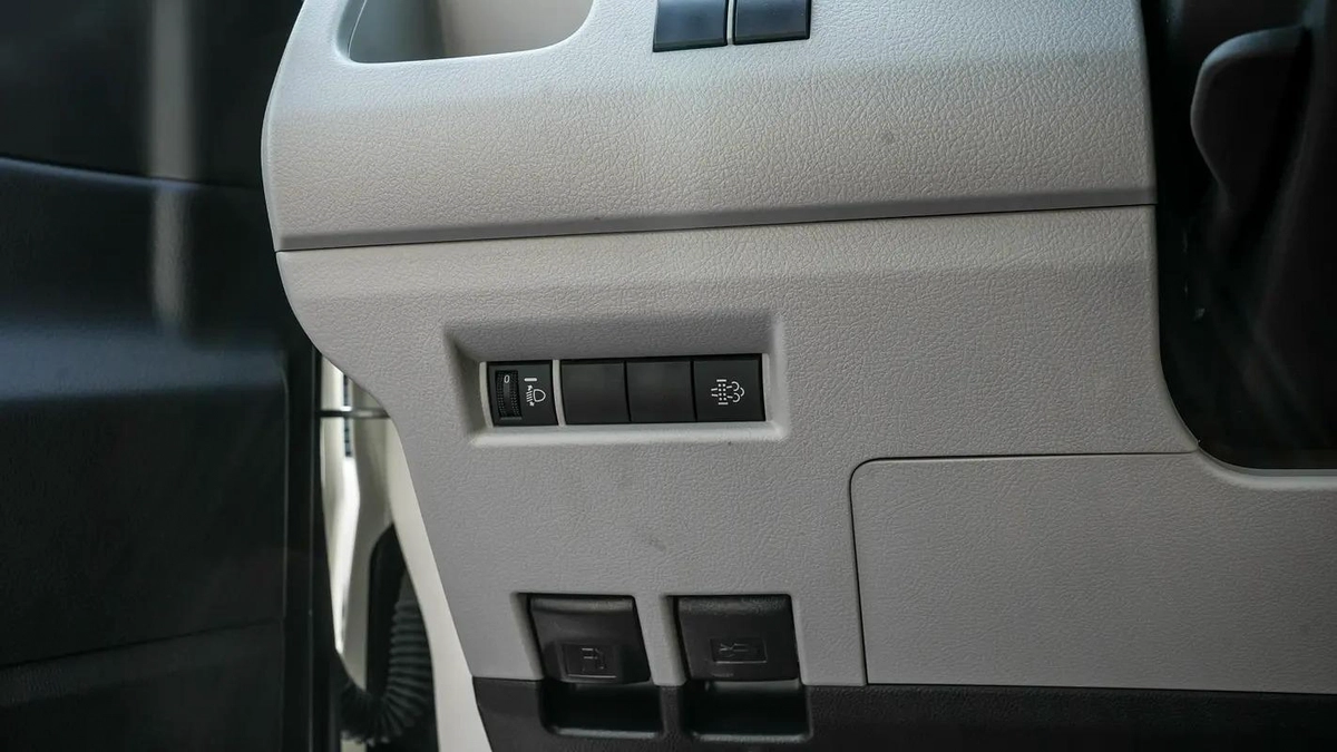 2026 Toyota Hiace High Roof 2.8L MT Diesel (13-Seat)-11-11