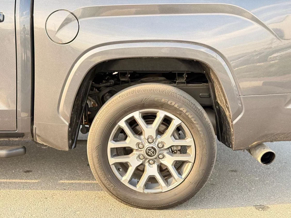Toyota Tundra  HYBRID 360 Camera, panoramic, head up display 2023-15-0