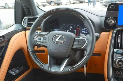 Lexus LX600 SIGNATURE LX 600 Signature 3.5L-8